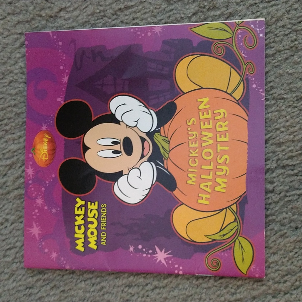 🦋4/$10🦋 Mickey's Halloween Mystery Children's Book